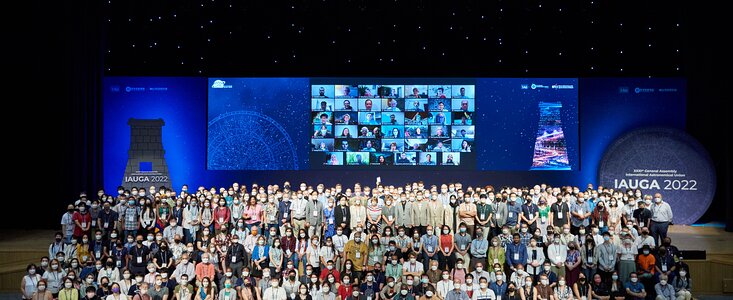 Group photo of participants in the XXXI IAU General Assembly